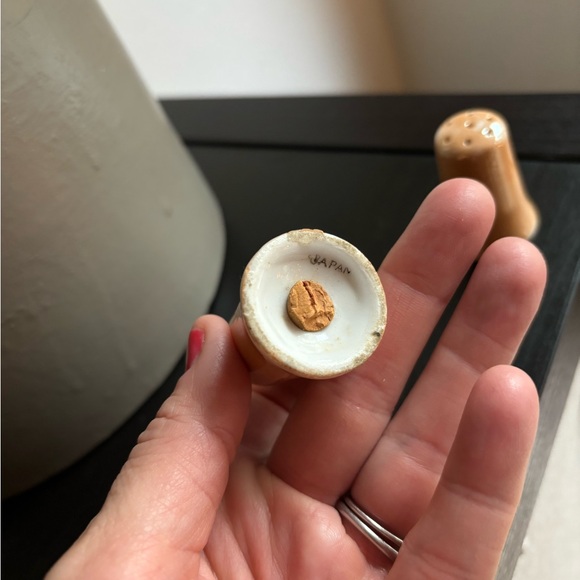 Vintage Lusterware Mini Salt & Pepper Shakers - Iridescent Orange / Peach Japan - Picture 9 of 15